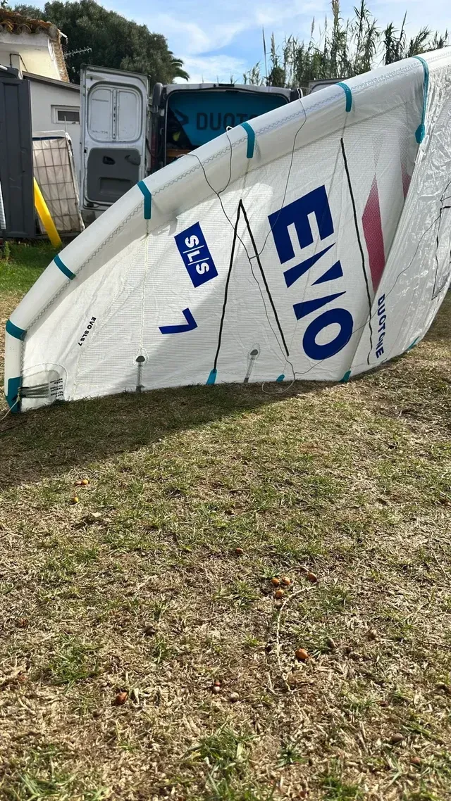Cometa de kitesurf Duotone Evo SLS de 7 metros